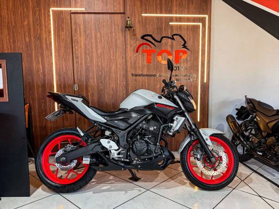 YAMAHA MT-03 ABS YAMAHA MT-03 ABS